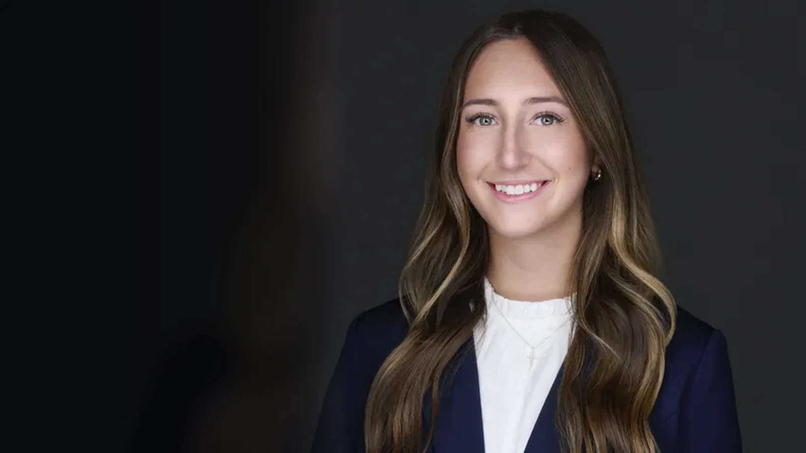 Headshots Made for LinkedIn hero background image