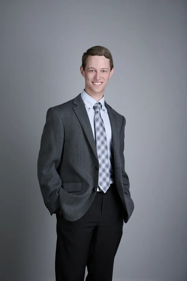 How Much Do Professional Headshots Cost in Northeast Ohio? - Pricing & Planning article