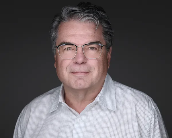 Andy Eicher photographed in the HeadshotsNEO studio