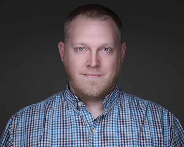 Studio LinkedIn profile headshot session
