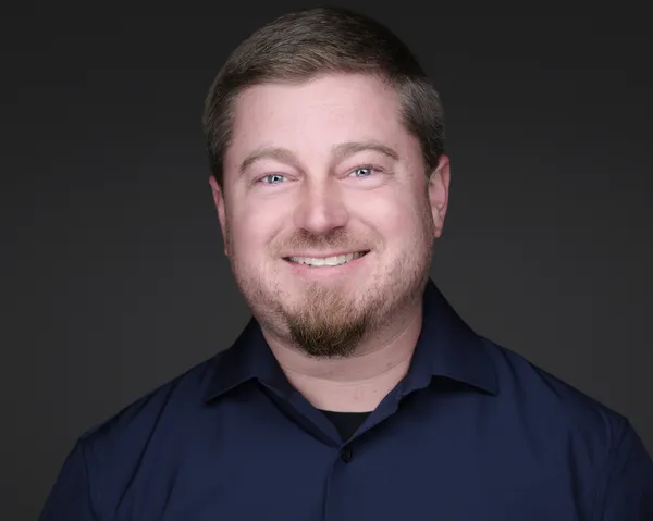Why Professional Headshots Matter for Many Real Estate Agents - Real Estate article